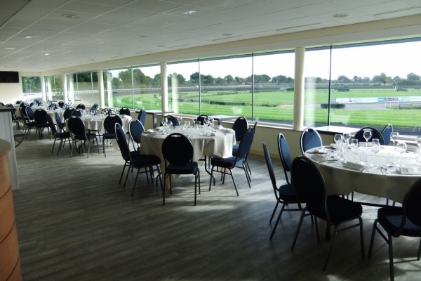Restaurant hippodrome de Meslay-du-Maine - Restaurant Course Mayenne